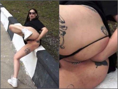 Peeing fetish – Sensation of 2019 – Bella is back! Outdoor anal fisting and peeing