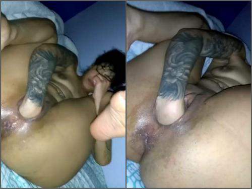 Tattooed – Husband watches and masturbates while his wife fisting herself