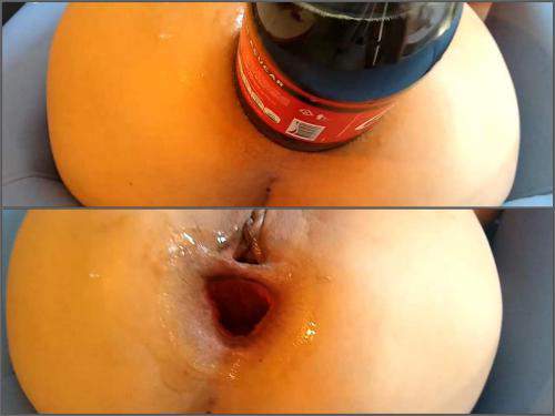 Bottle insertion – Mature gets plastic and glass bottles in her ruined anal gape