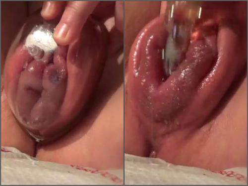 Pussy pumping – Very closeup amateur vaginal pump and dildo fuck after