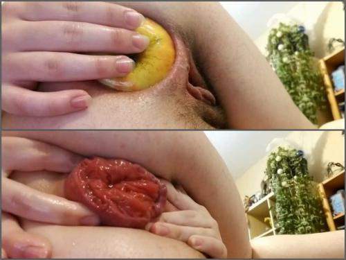 Vegetable anal – Big yellow ripe apple fully in prolapse anal