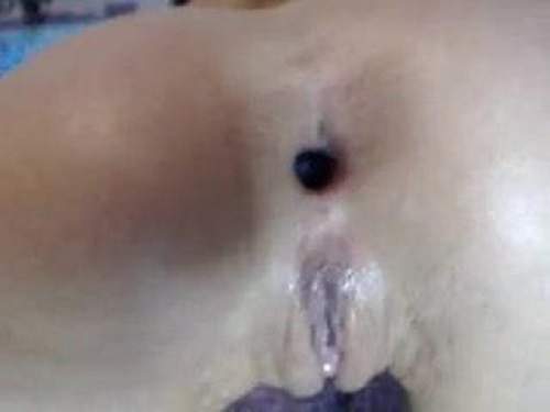 Ball – Webcam anorexic blonde with tail and gaping ass