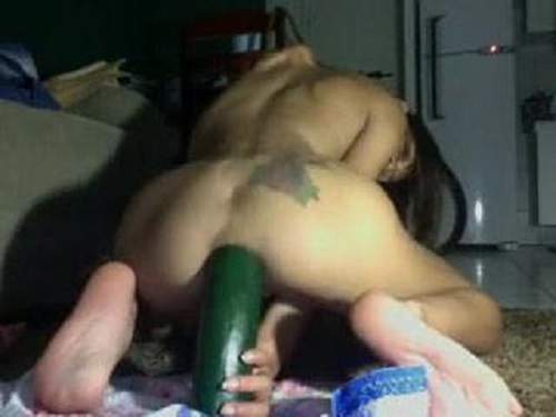Webcam – Giant cucumber asshole gape stretched webcam girl