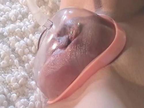 Closeup – Solo vaginal vacuum pumping horny girl close up