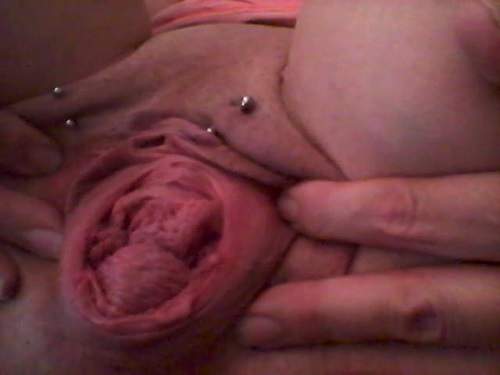 Piercing labia – Mature with pierced pussy stretched her huge cervix