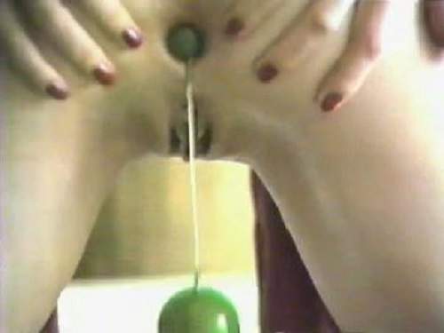 Ball anal – Amazing gift for her husband – vintage video with anal gaping