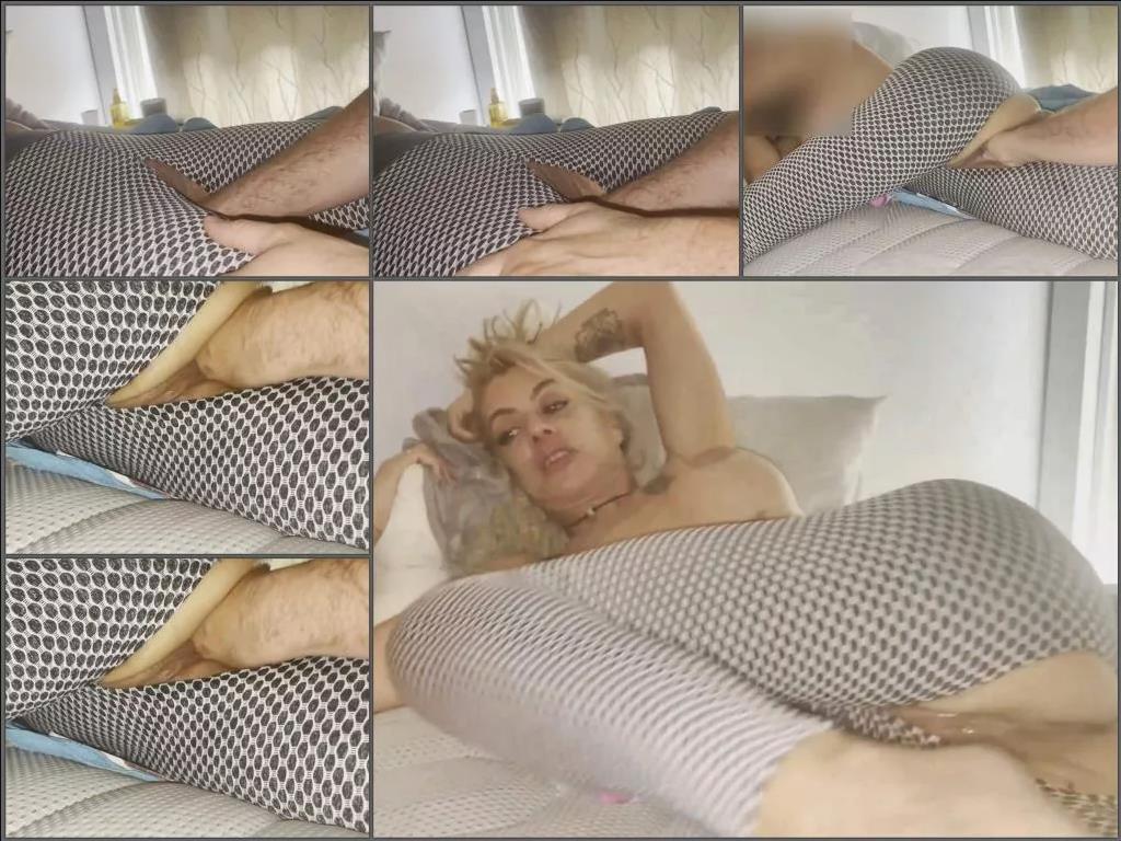 Valengelyna fisting pussy in leggings,Valengelyna pussy fisting,Valengelyna deep fisting,girl gets fisted,pussy fisting video,leggins porn,busty milf sex,amateur fisting video